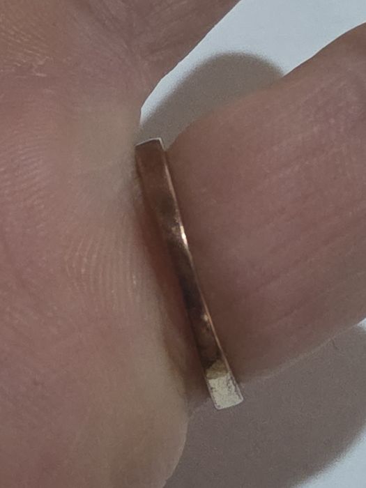 Срочна прадаётся колцо