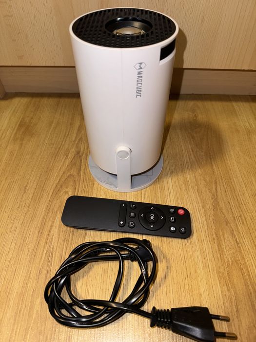 Videoproiector Magcubic