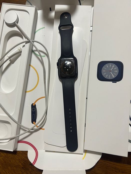 Apple Watch seria 8 45 mm aluminium nefolosit
