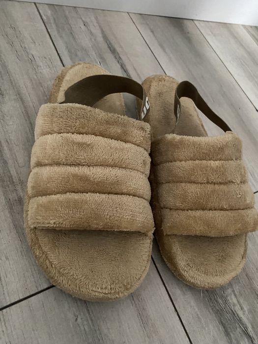 Vand Papuci Ugg noi