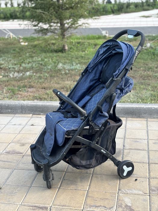 Продам прогулочную коляску