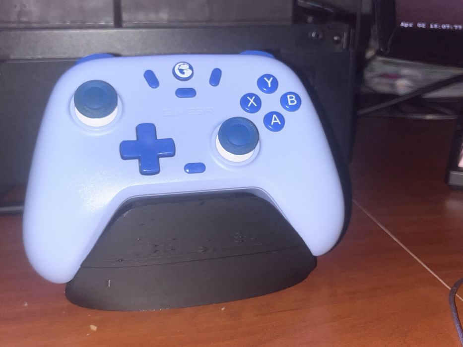 Продам геймпад GameSir Nova Lite