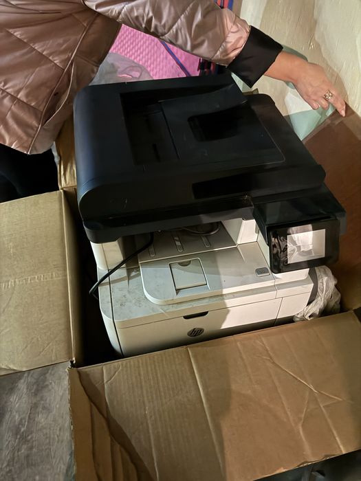 Продаю принтер (HP Color LaserJet Pro 500 M570dw)