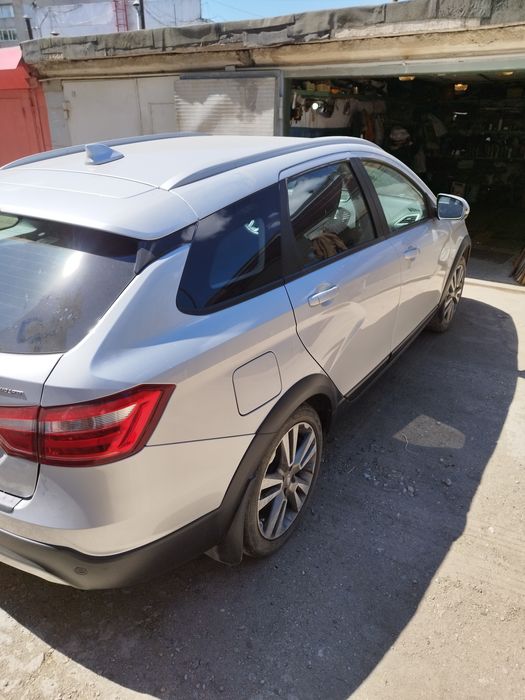 Автомобиль Лада Веста СВ Кросс