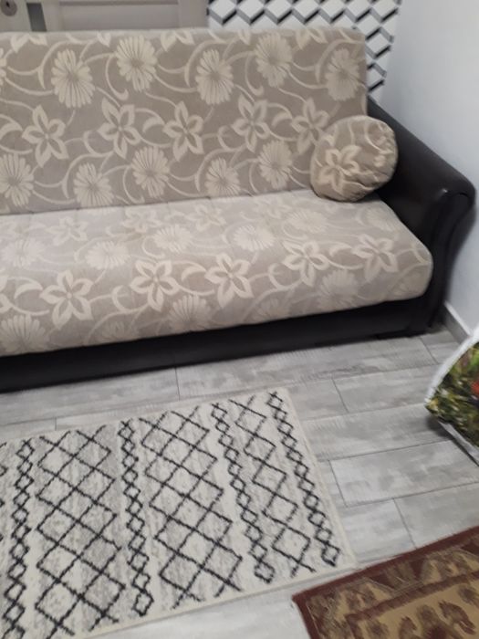 Vand canapea extensibilă