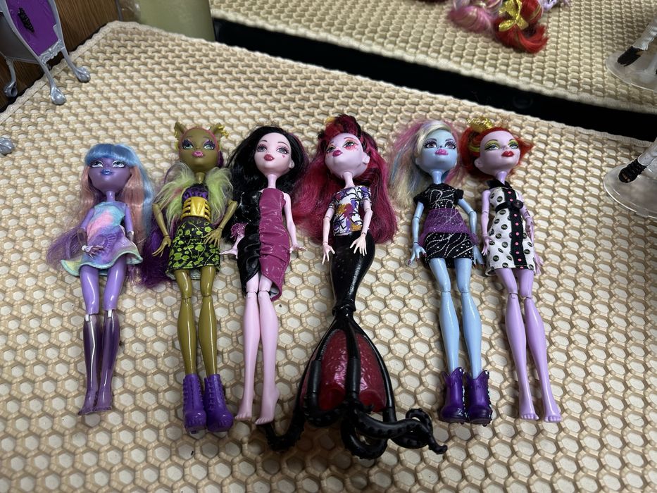 Продам кукол  монстр  хай!