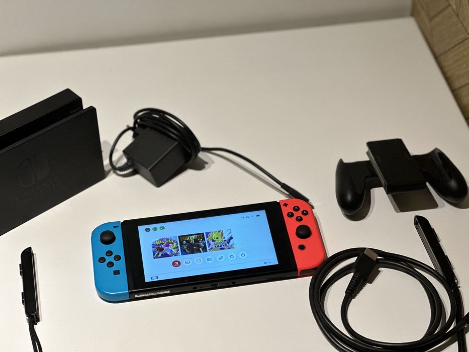 Nintendo Switch. Stare impecabila,folosit foarte putin.