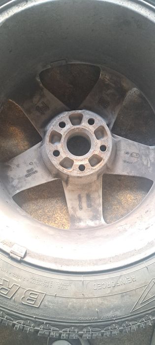 Продам комплект дисков с резиной