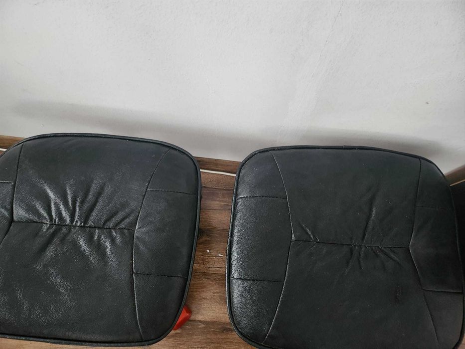 Doua taburete, banchete de imitatie piele