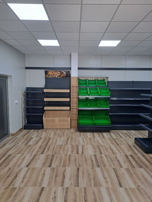 Стелажи за магазини