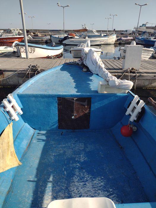 Лодка -ял 4 -3300 лв. +двигател Хонда-3500 лв