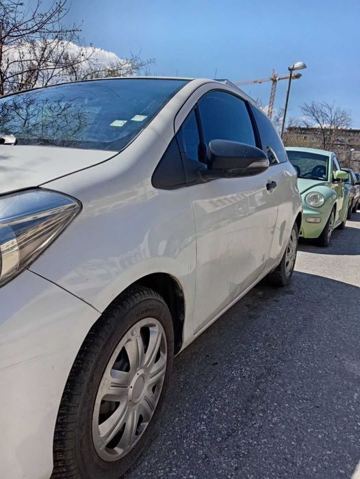 Toyota yaris 1.0 2013 г