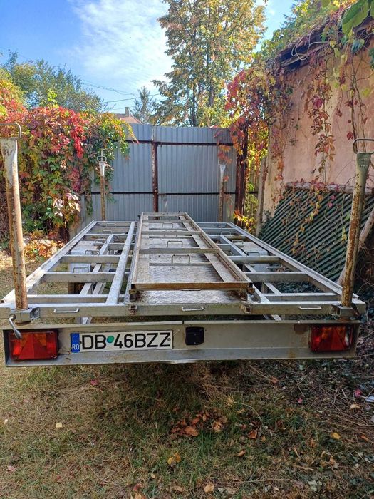 Remorcă apicolă pentru 18 stupi, cu sistem de frânare și șasiu culisant