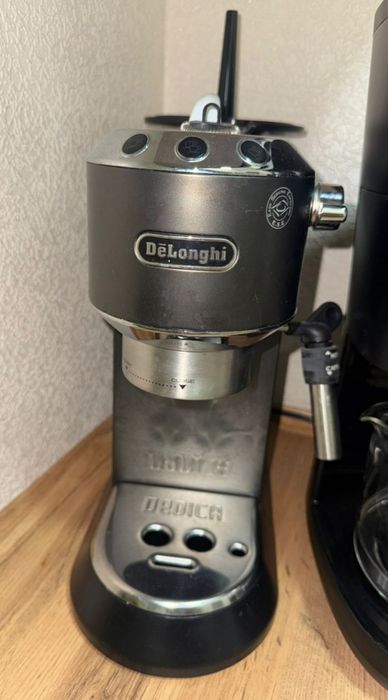 Продам кофеварки Philips  и De'Longhi
