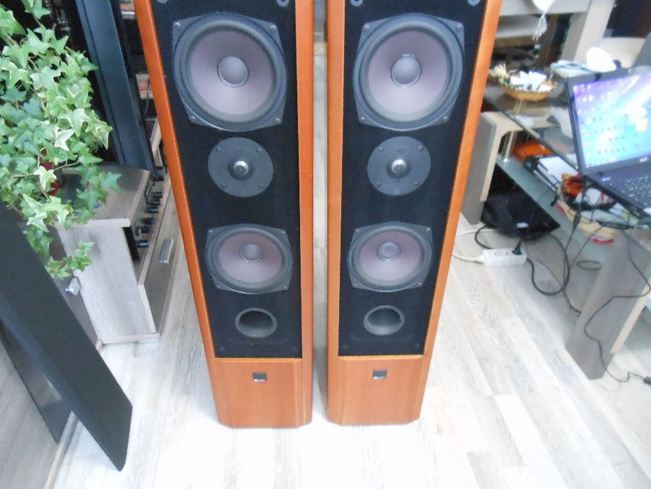 тонколони JBL MAGNAT
