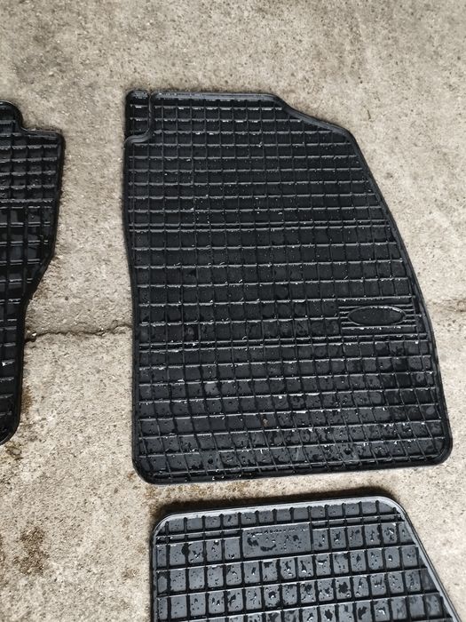 Preșuri cauciuc pentru Ford focus Mk3 negre și preșuri Volkswagen Pass