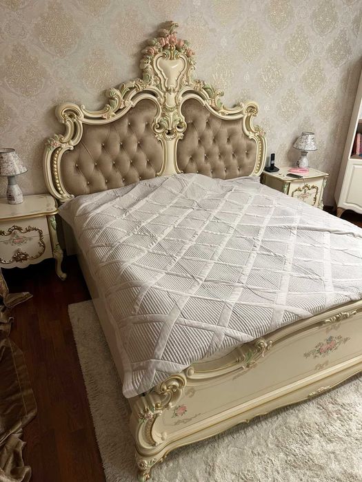 Спальный кровать