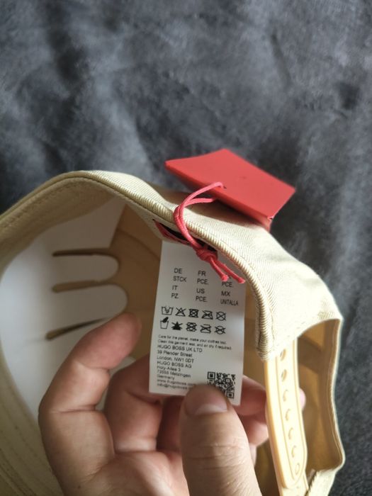 Hugo Jude șapcă unisex bej cu logo brodat marime OS noua originala