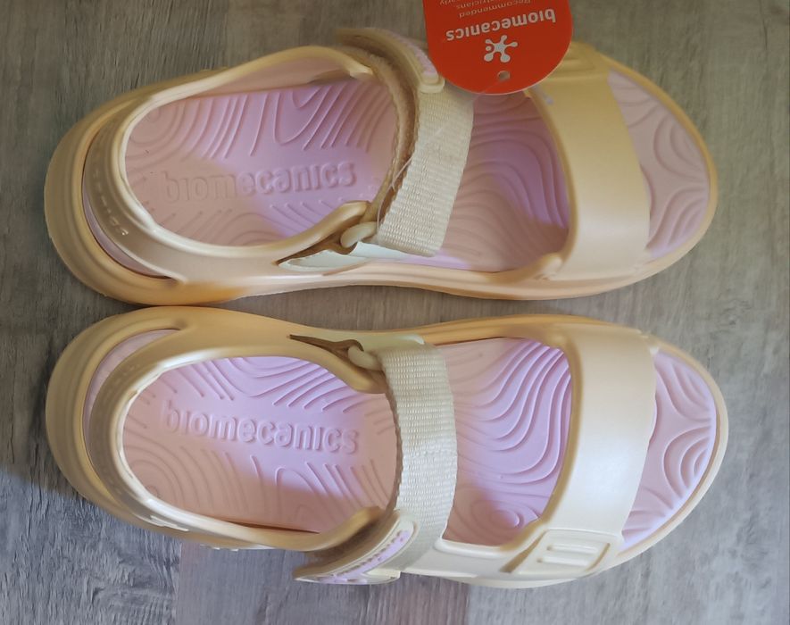 Biomecanics Детски сандали НОВИ EU31