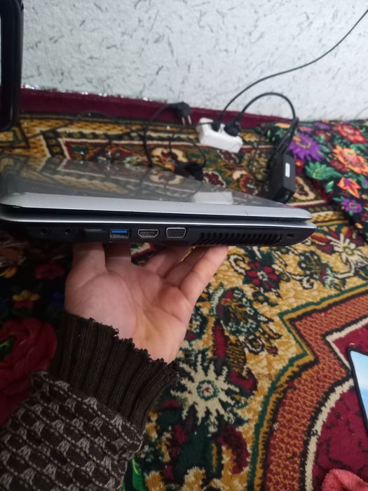 Noutbook DNS igrvoy core i3