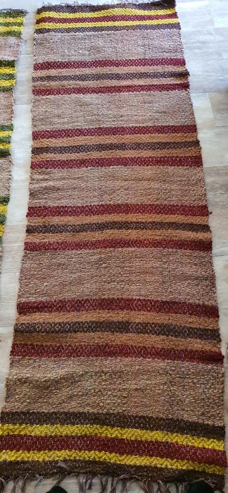 Vand preșulețe / covorașe tradiționale din lână țesute în război.