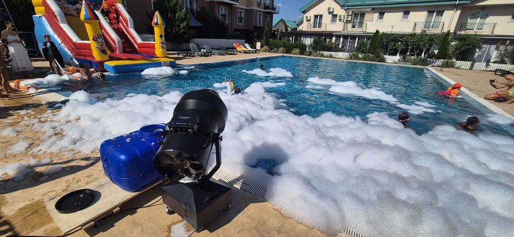 Închiriere Mașină de Spumă – Pool Party & Petreceri Copii | Efect WOW garantat
