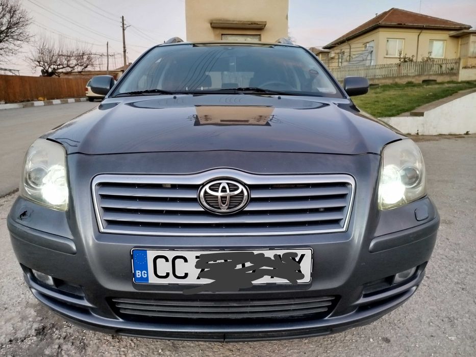 Продава сеТойота авенсис.