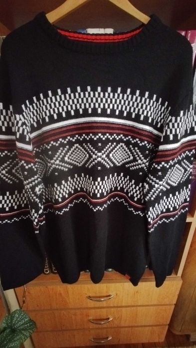 Мъжки черен  пуловер