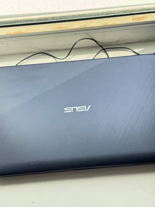 Продам офисный ноутбук ASUS