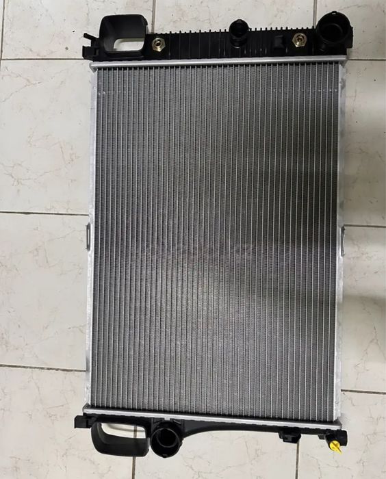 Радиатор охлаждения Mercedes W221