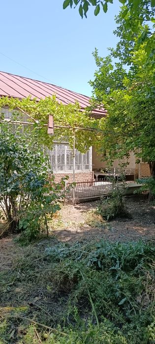 11-соток Узбекистанская срочно продаётся дом.