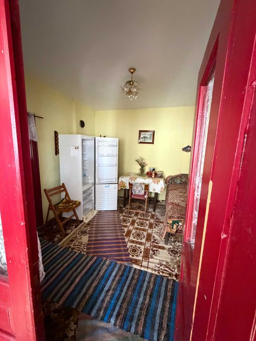 Casa de vanzare + curte 1900 m2