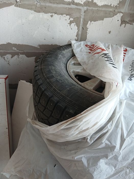 Зимныи шини с дискам