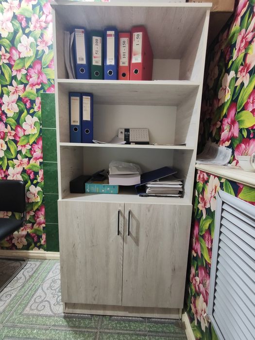 Ofis ushin mebeller satiladi 4 komplekt kelisimli