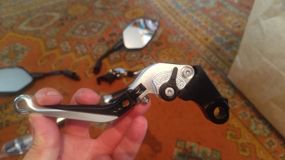 Запчасти на мото