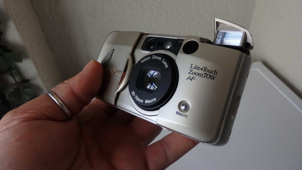 Nikon Lite Touch Zoom 70W - 28-70mm