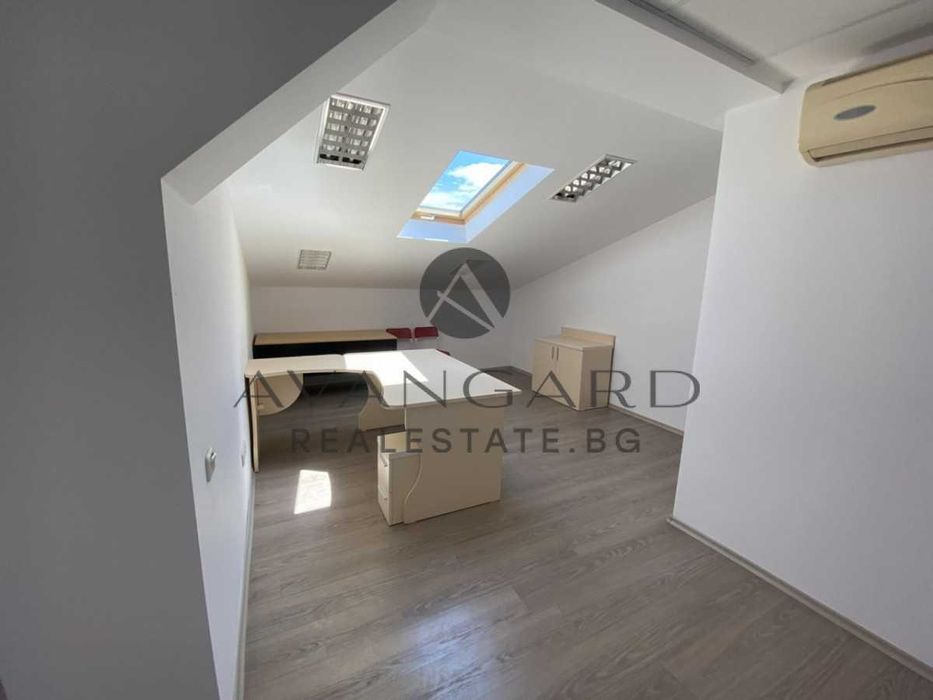 Продава се Офис в Пловдив, Център - 213 кв.м за 918 €/кв.м - Снимка #8