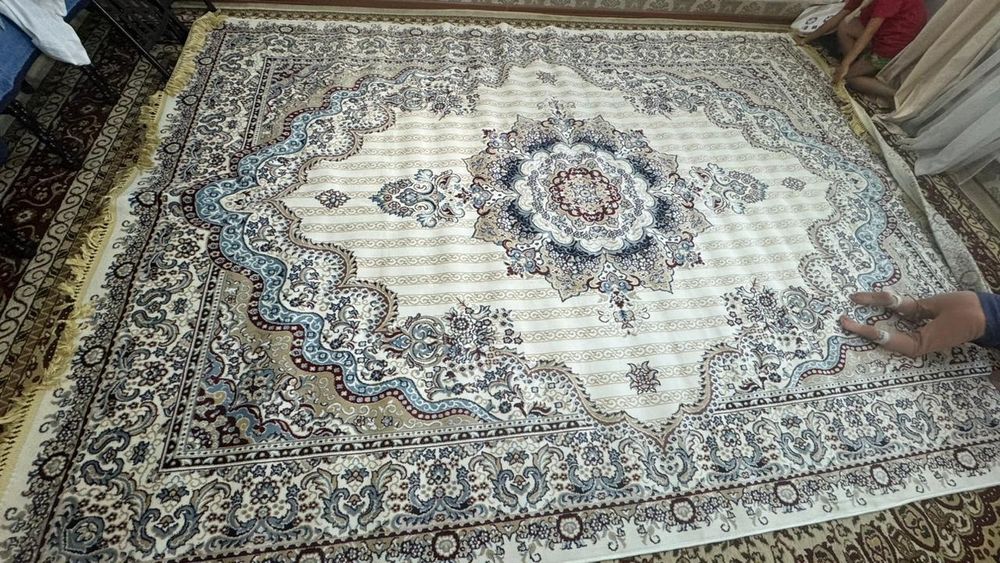 Продам ковры новый  3-4 м . 2-3 м