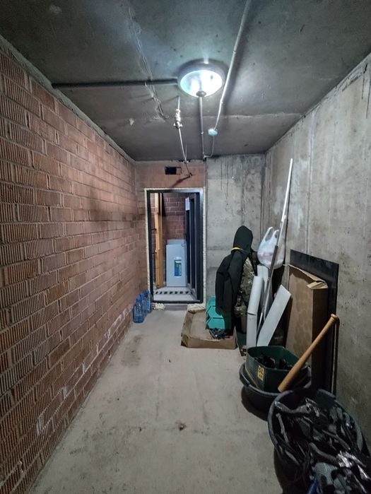 Продам кладовку 7.3м.кв