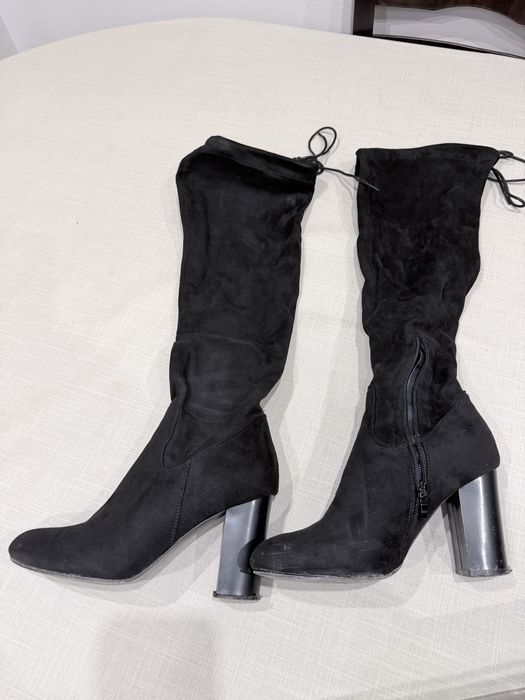 Черни чизми с висок ток