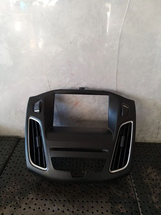 Rama ornament grile ventilatie bord ford focus 3 facelift f1eb18835ef f1eba014l20baw f1eba014l21baw