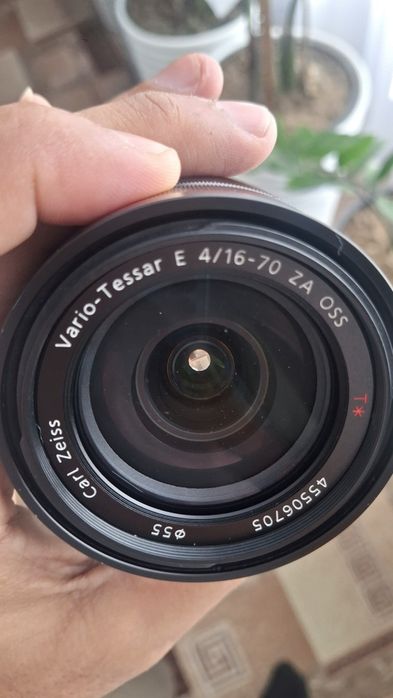 Объектив сони 16-70 F 4