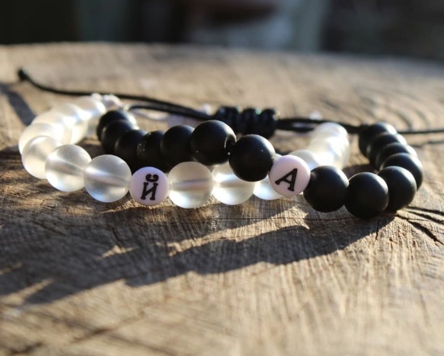 Гривни с букви, или коронки за двойки