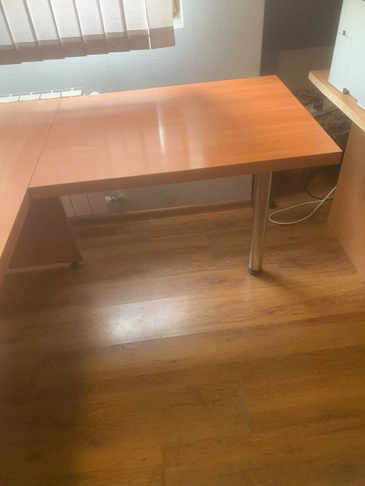 Голямо дървено Бюро