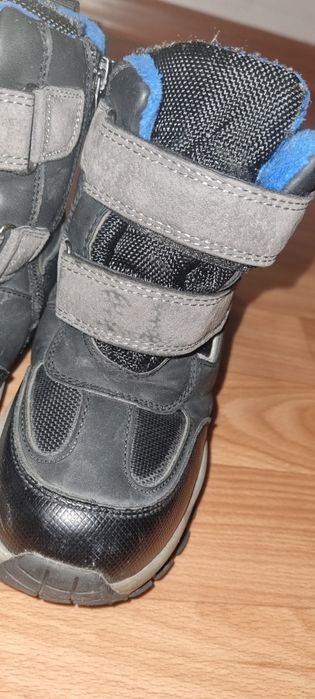 Продам зимние ботинки для мальчика