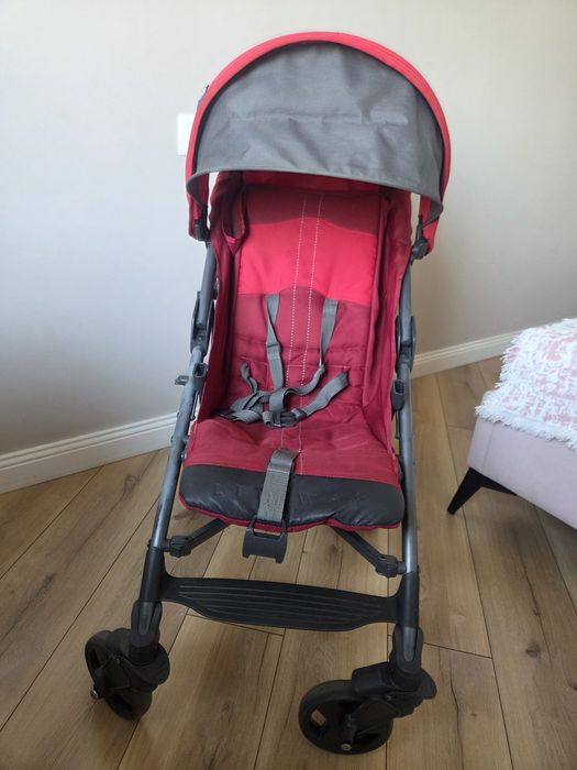 Продам прогулочную коляску Chicco