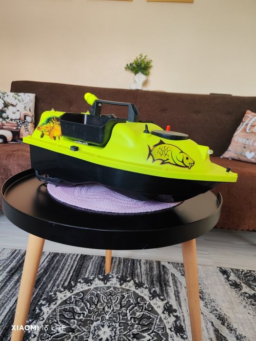 Лодка за захранка v18GB