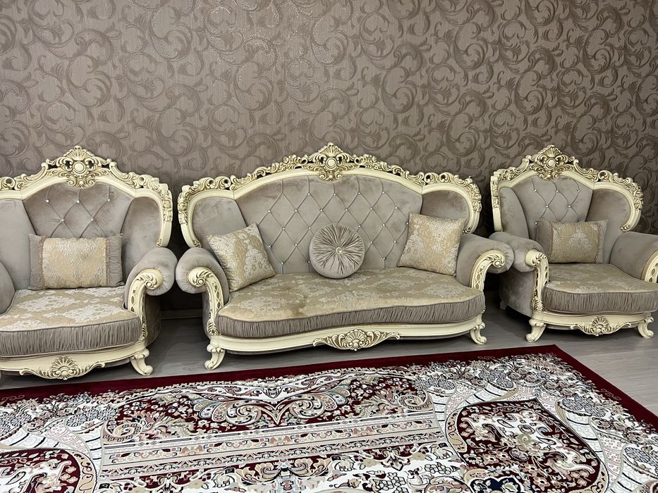 Диван с креслами