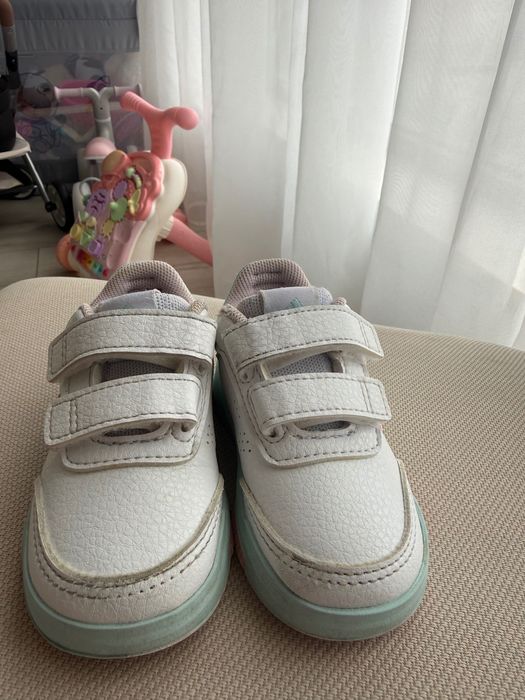 Маратонки за момиче