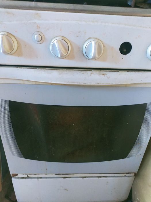 Продам газовую плиту